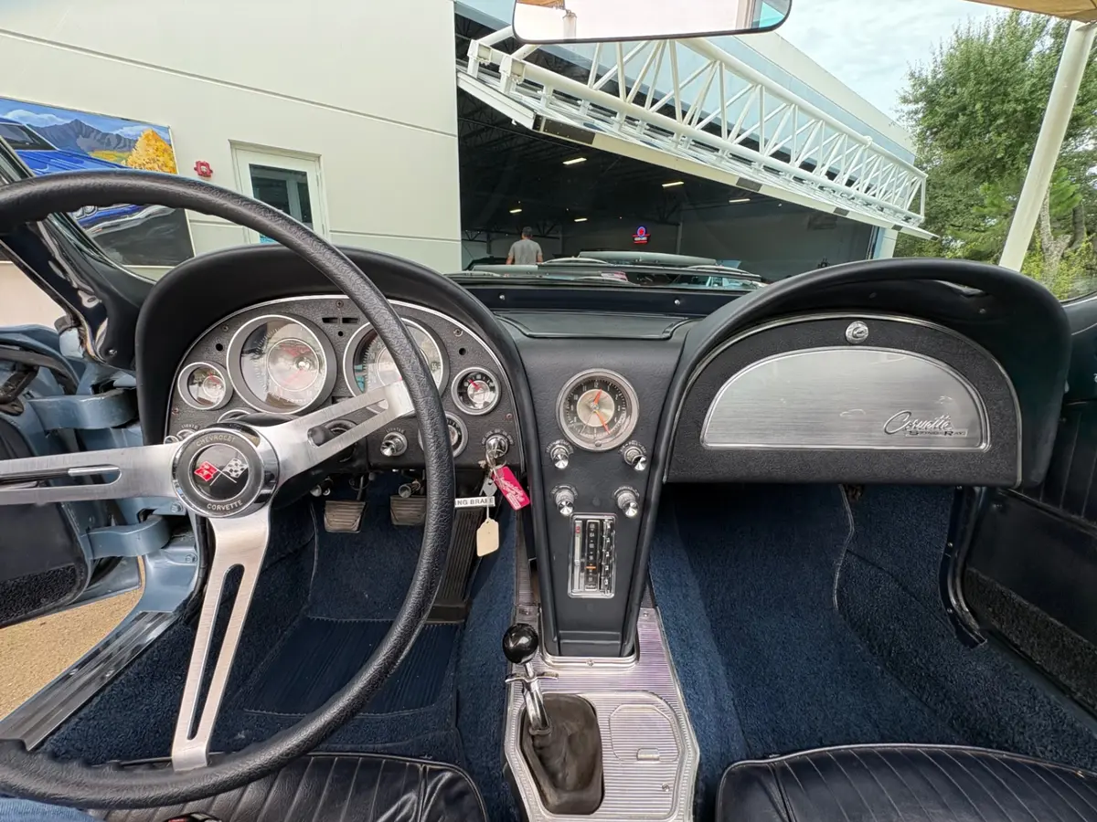 Vehicle photo 45