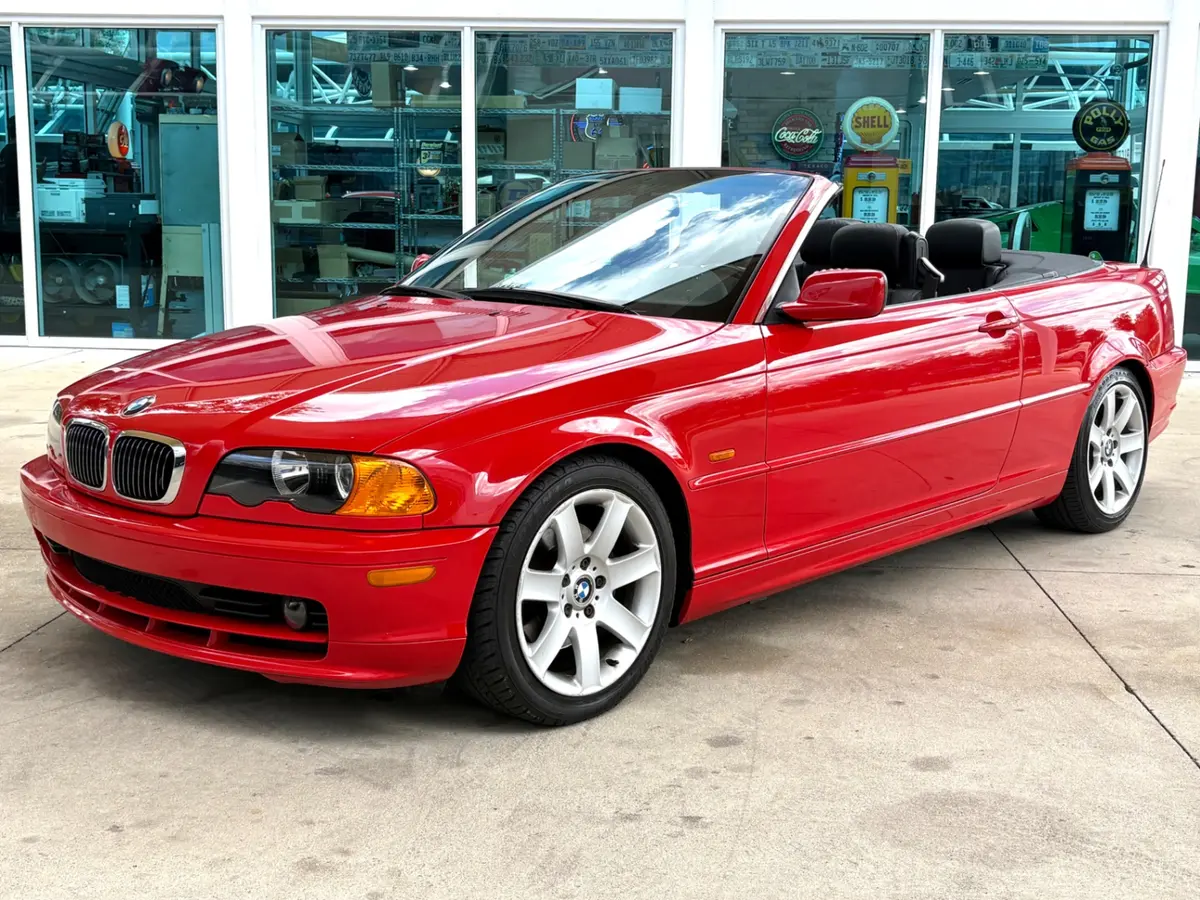 Vehicle photo 11