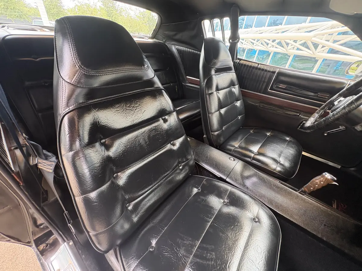 Vehicle photo 38