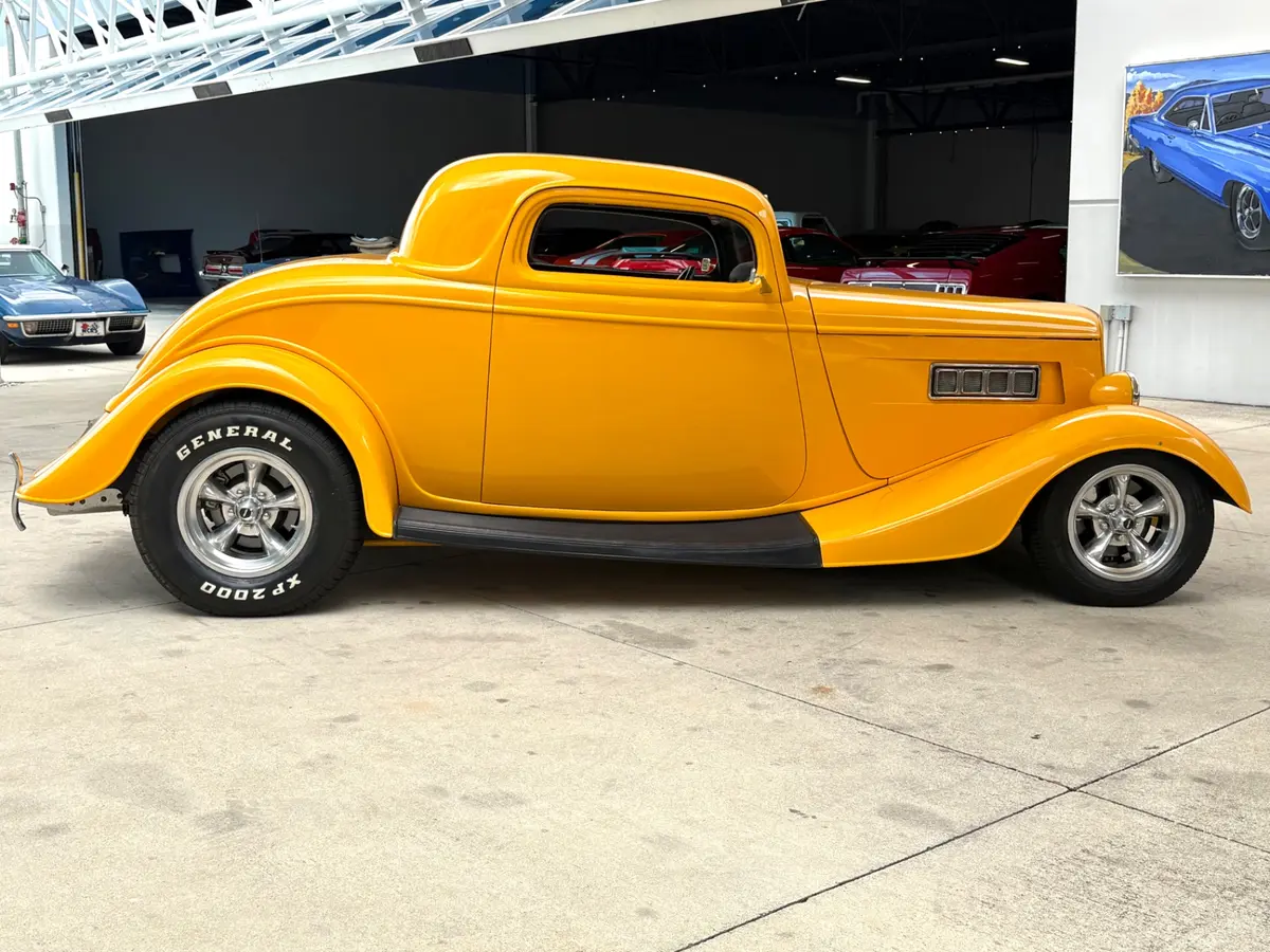 Vehicle photo 5