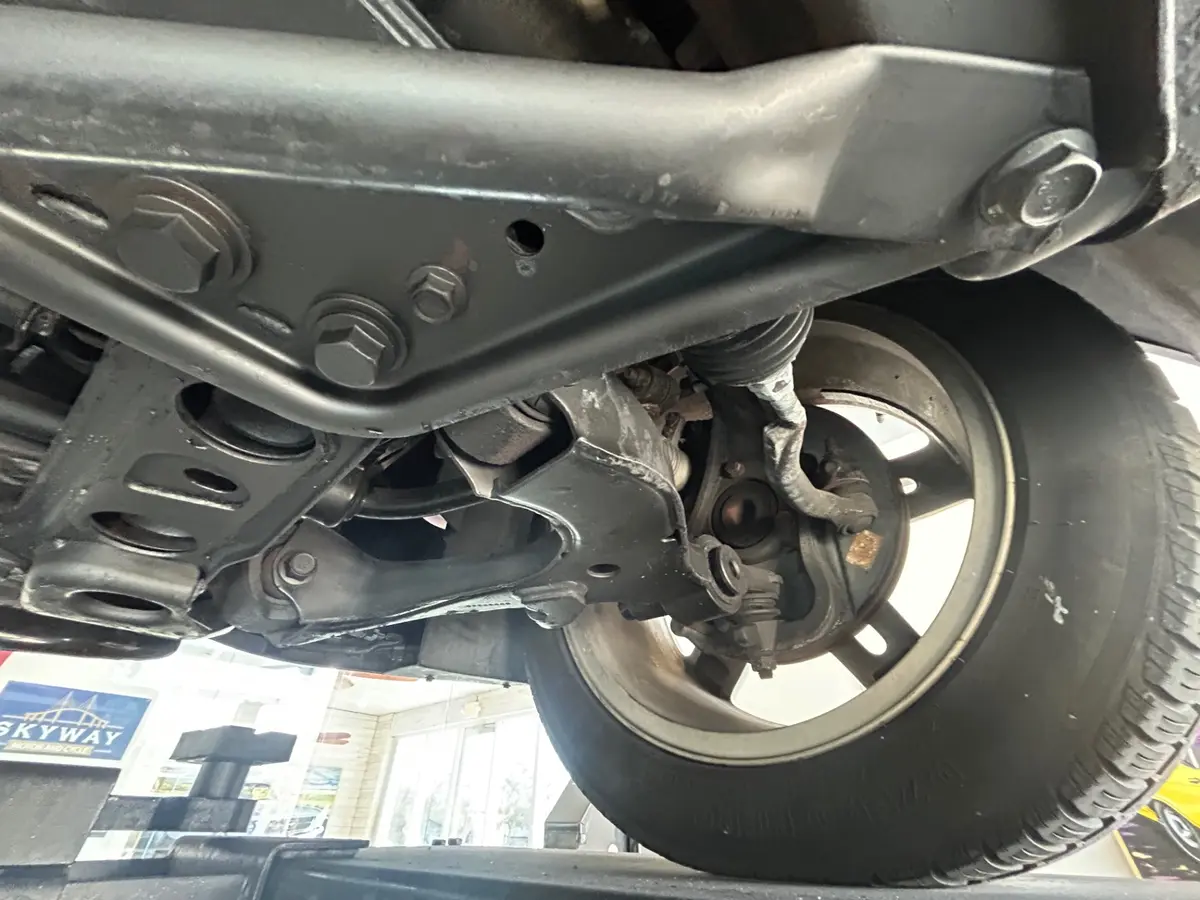 Vehicle photo 45