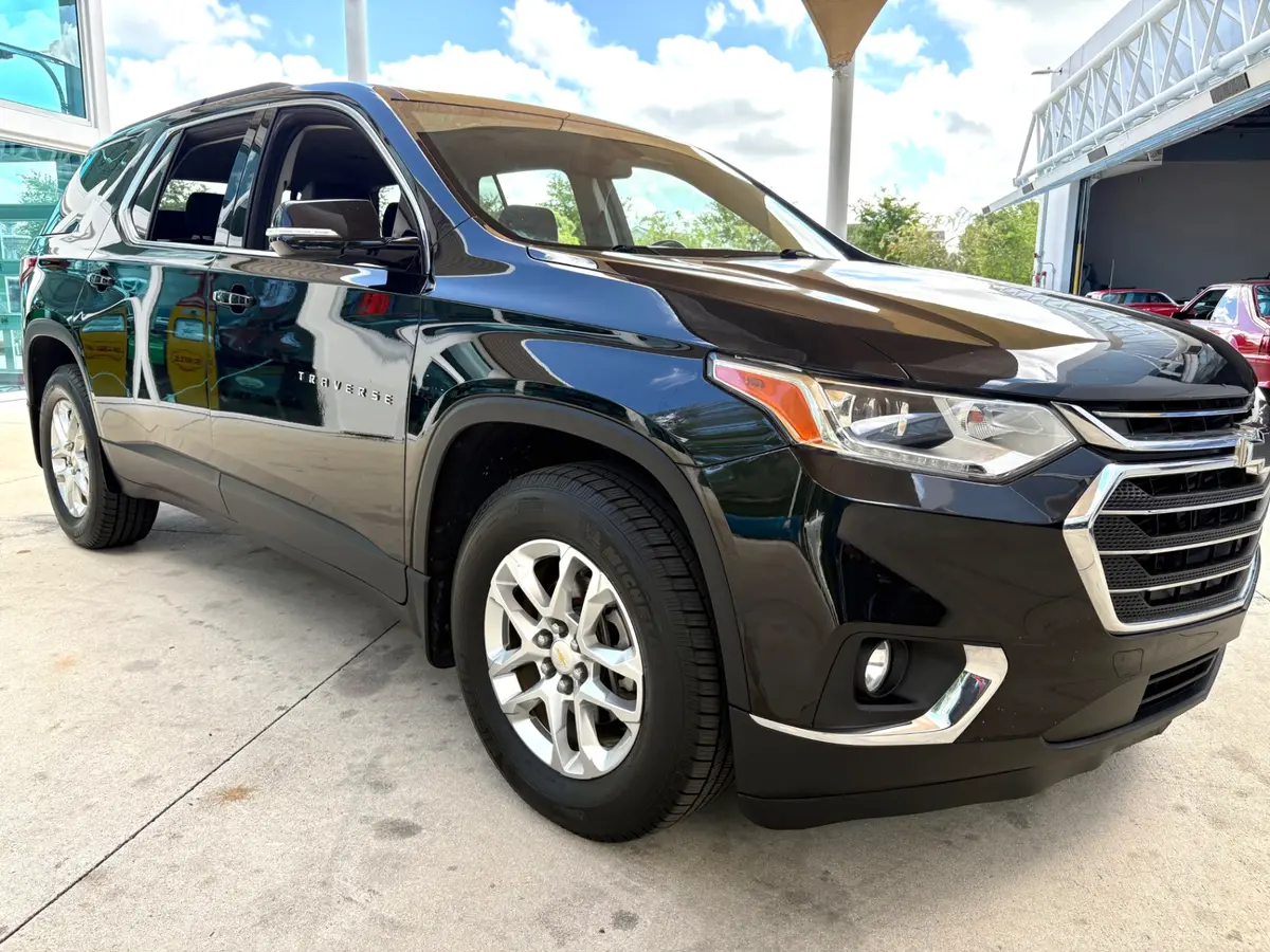 Vehicle photo 19