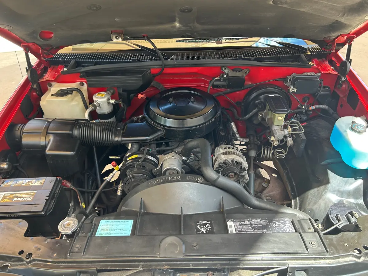 Vehicle photo 26