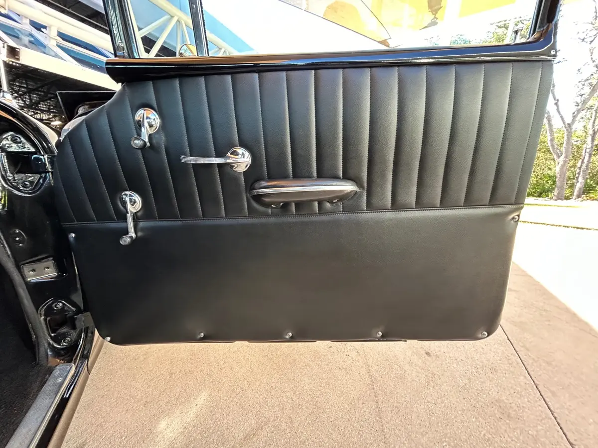 Vehicle photo 24