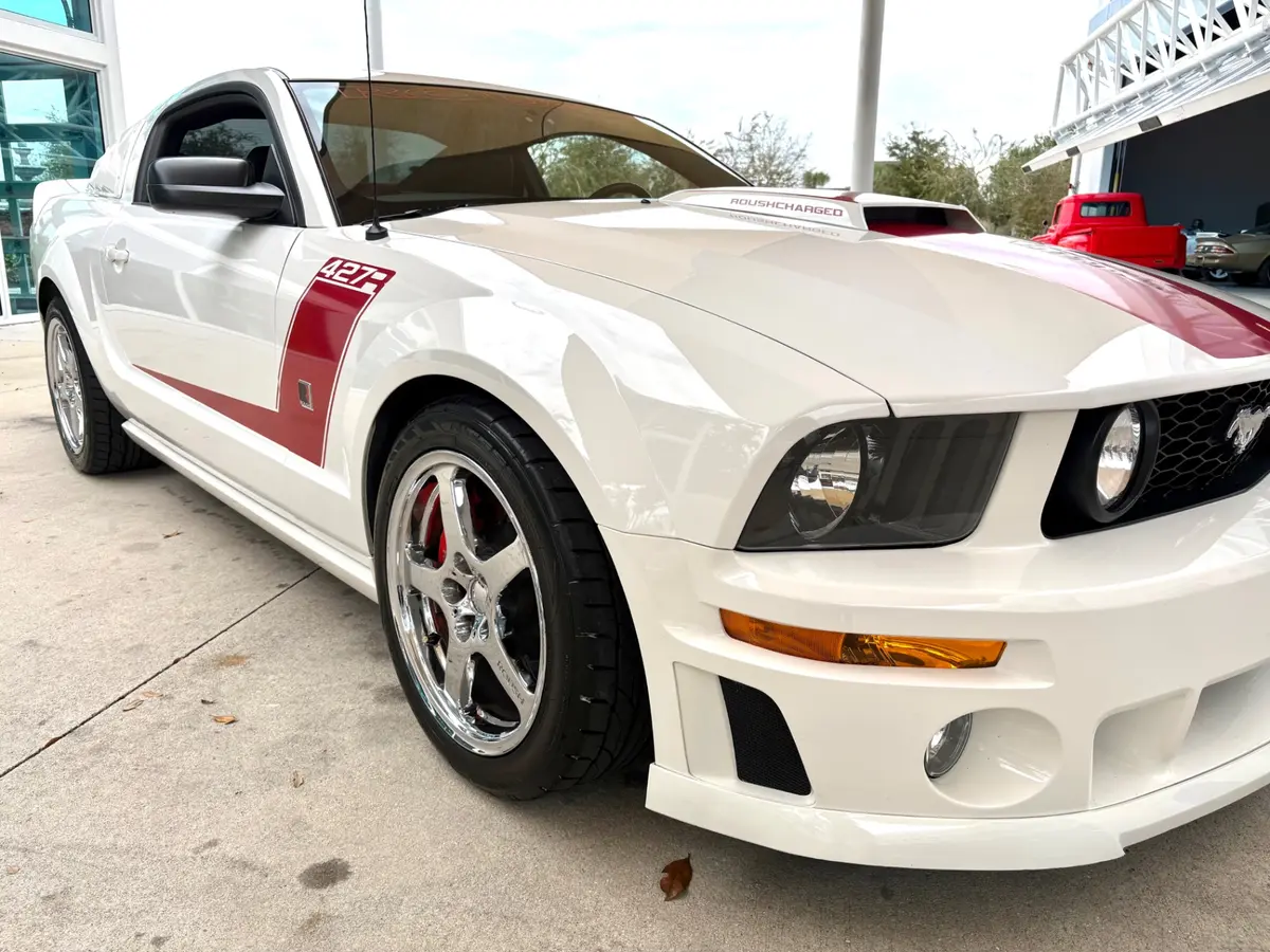 Vehicle photo 20