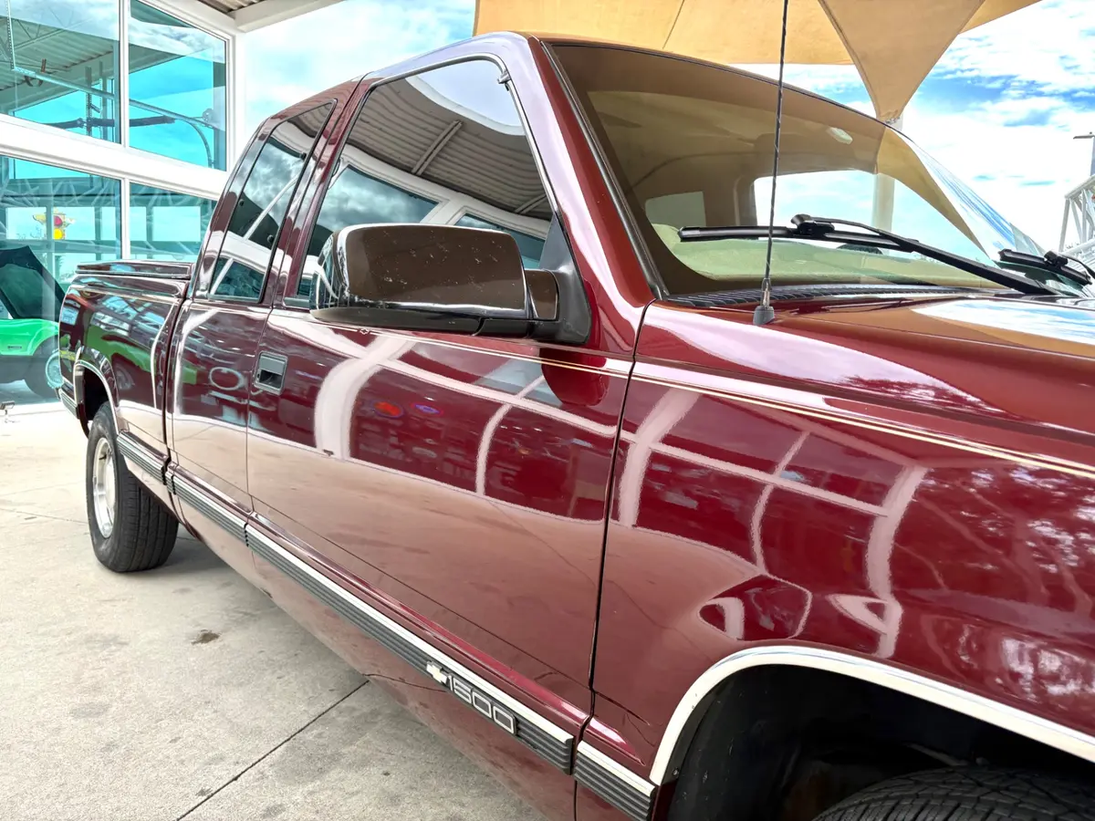 Vehicle photo 18