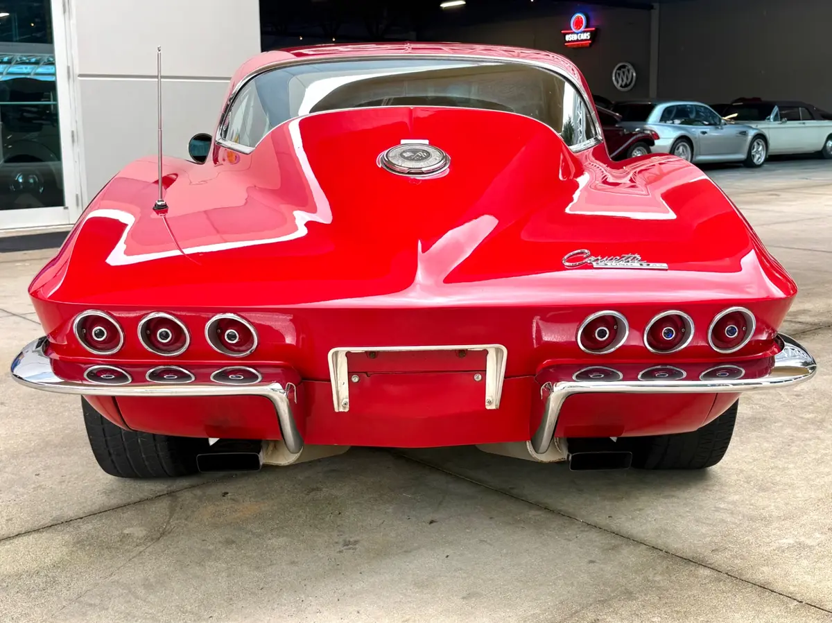 Vehicle photo 7