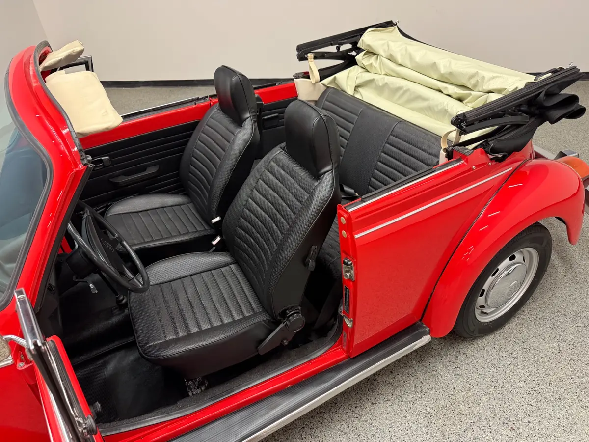 Vehicle photo 20