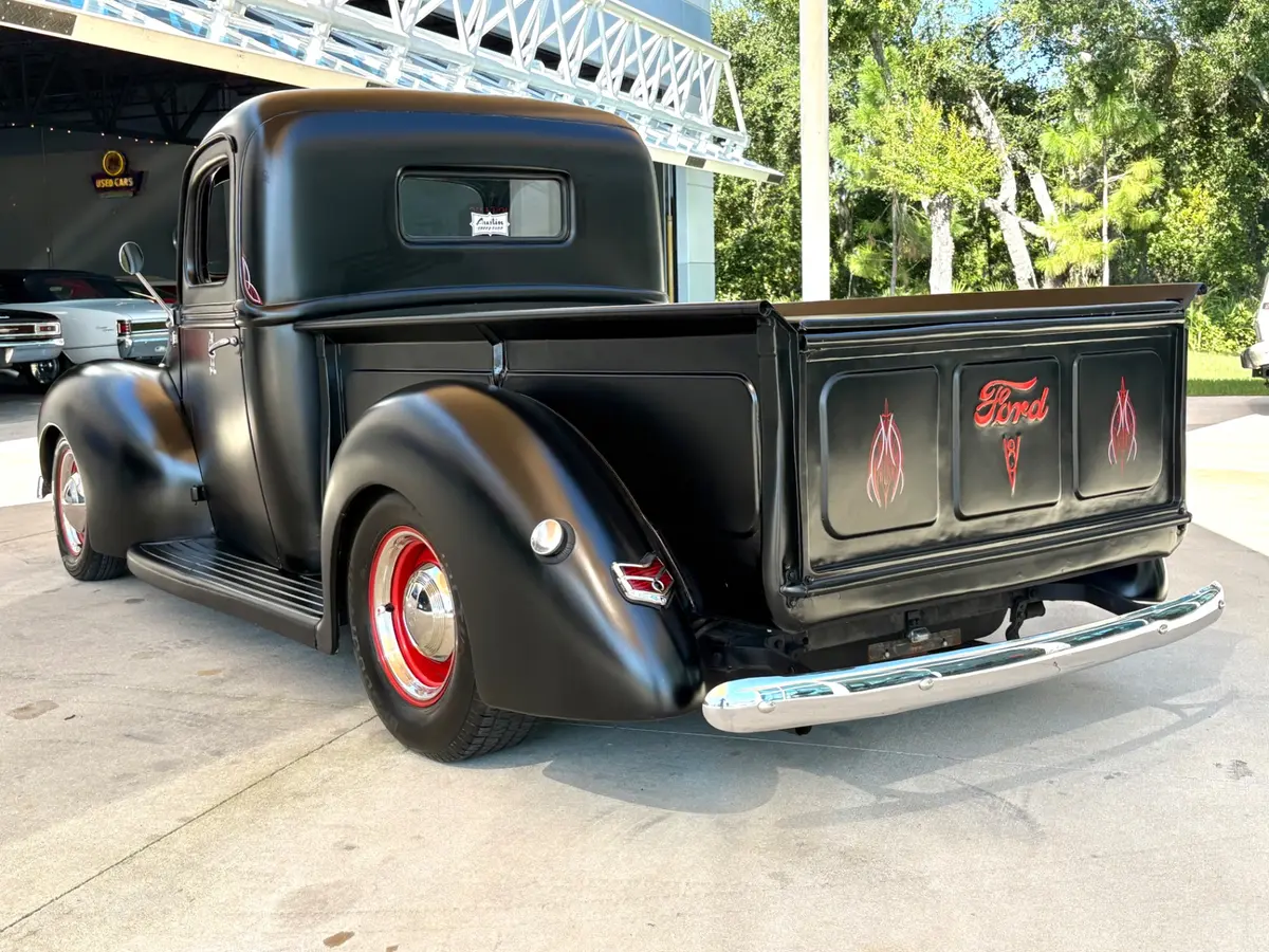 Vehicle photo 9