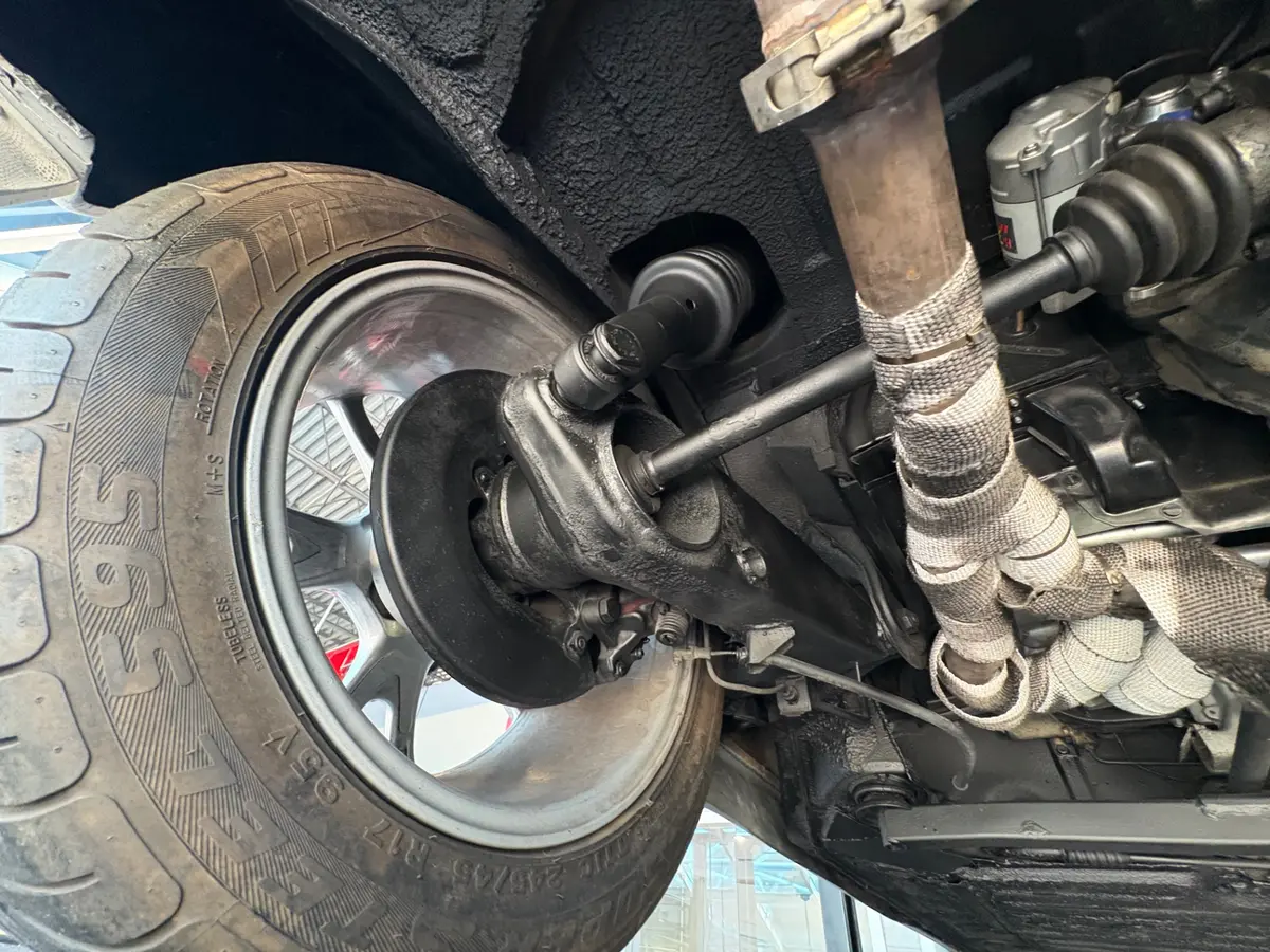 Vehicle photo 37