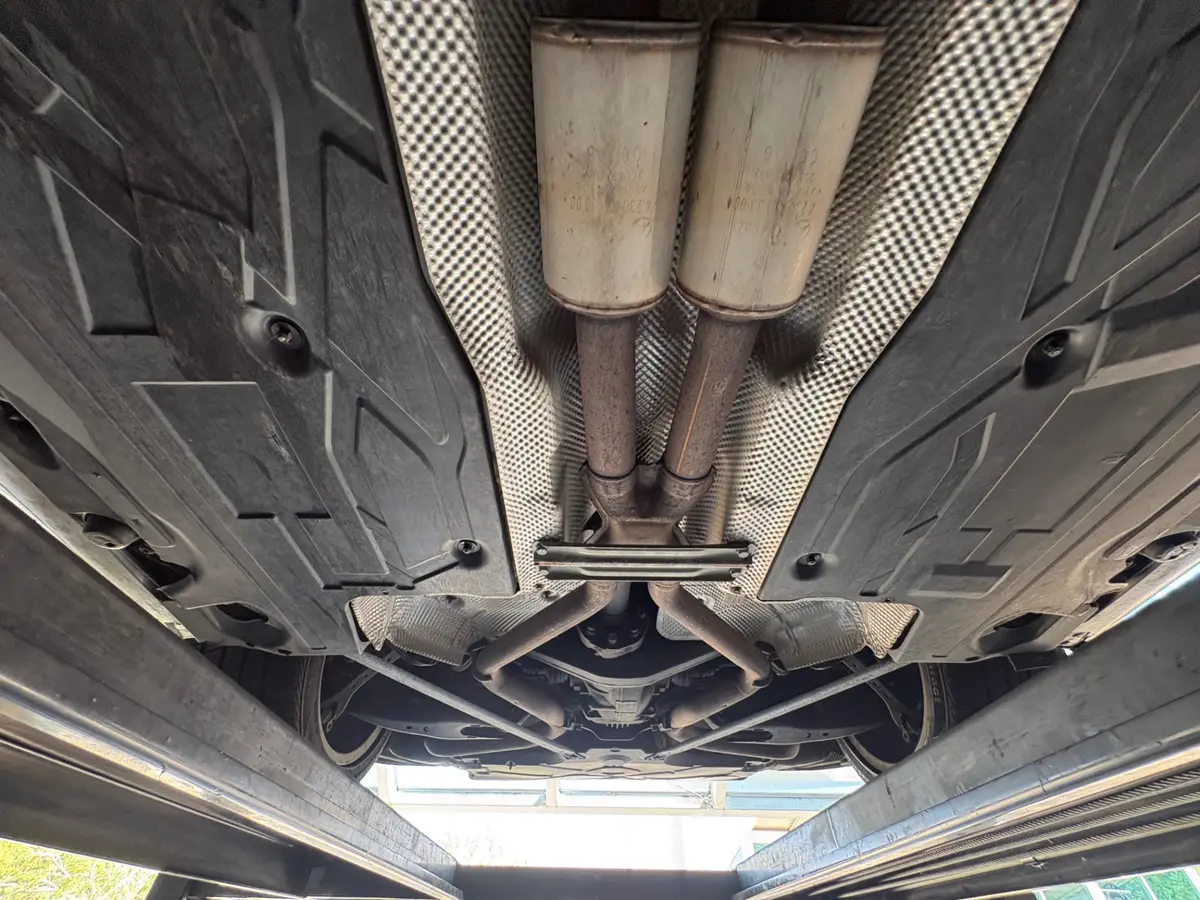 Vehicle photo 62