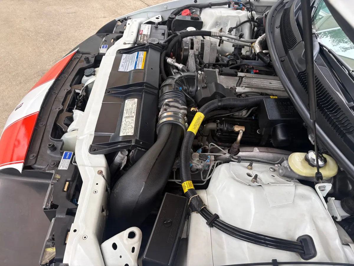 Vehicle photo 27