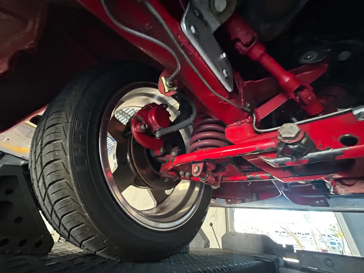 Vehicle photo 35