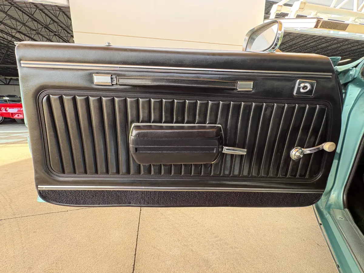 Vehicle photo 35