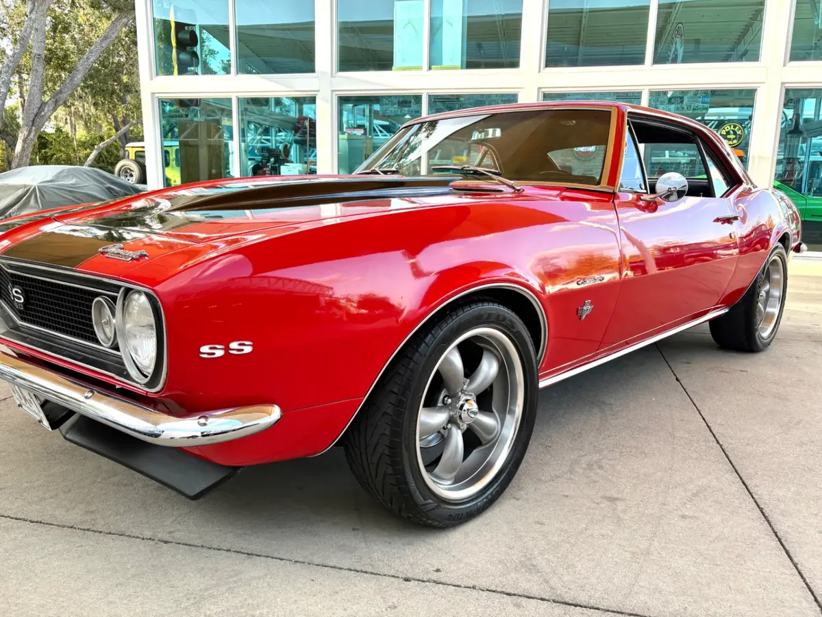 Vehicle photo 13