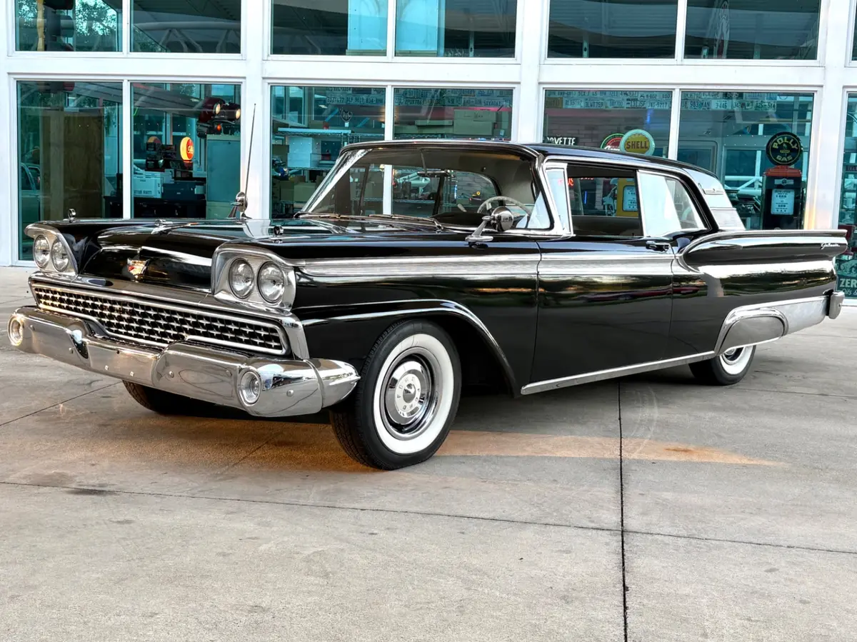 Vehicle photo 11