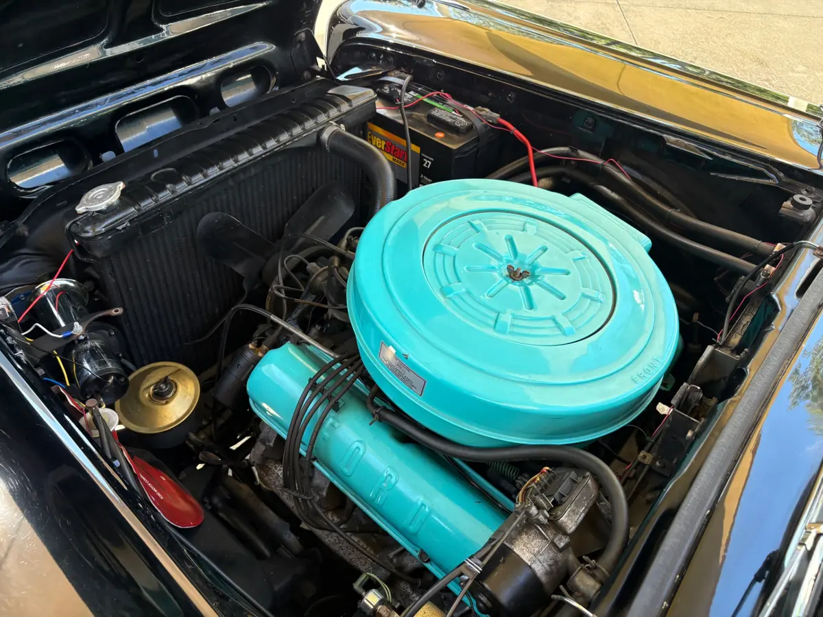 Vehicle photo 27