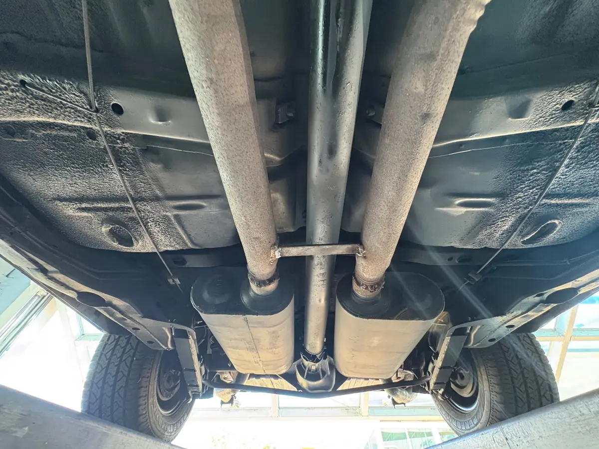 Vehicle photo 81