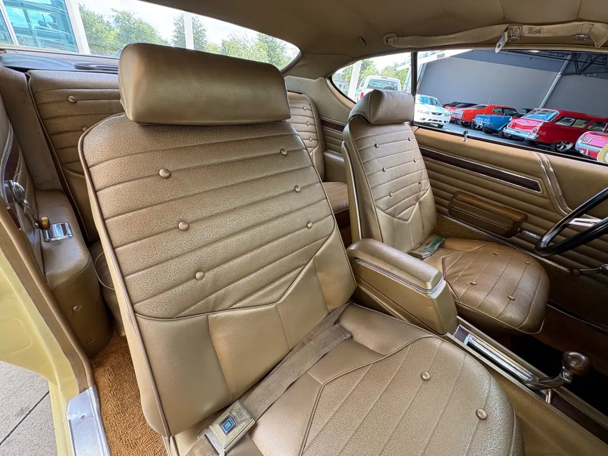 Vehicle photo 42