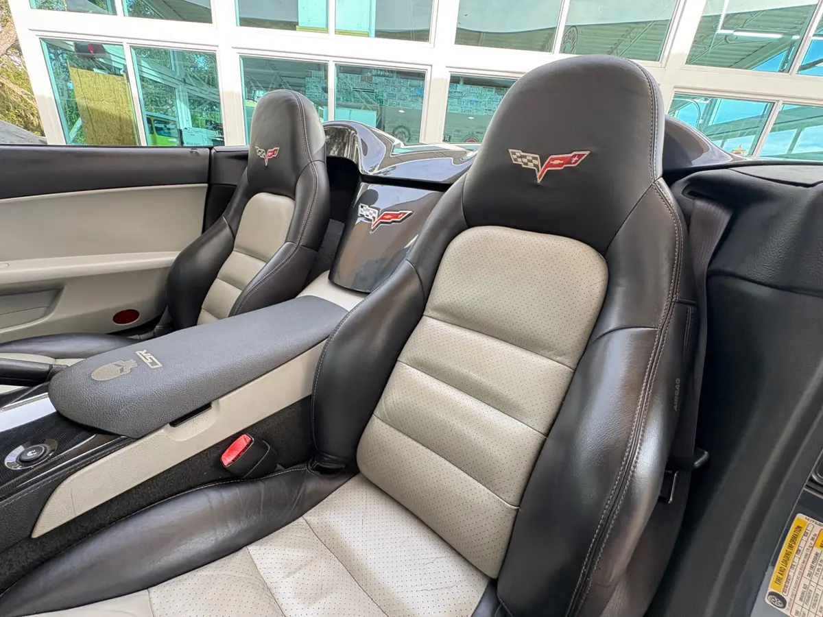 Vehicle photo 38