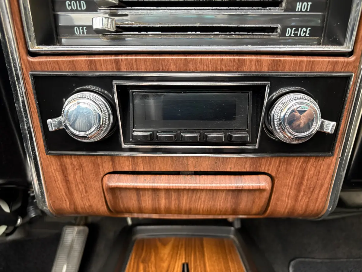 Vehicle photo 50