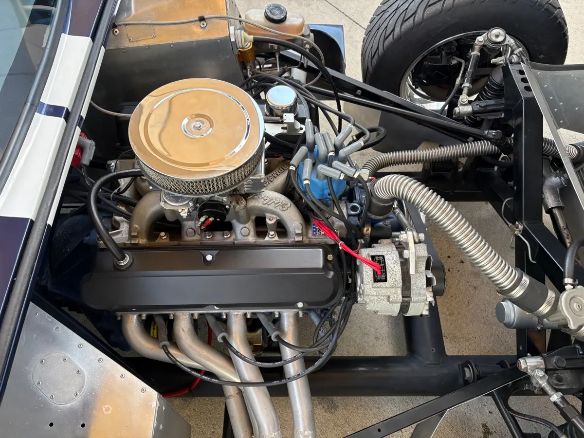 Vehicle photo 29