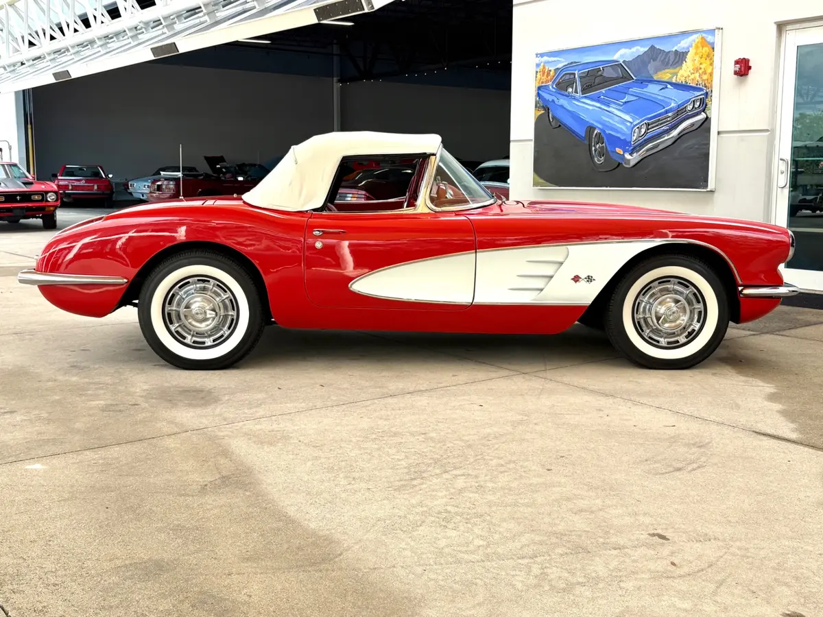 Vehicle photo 23