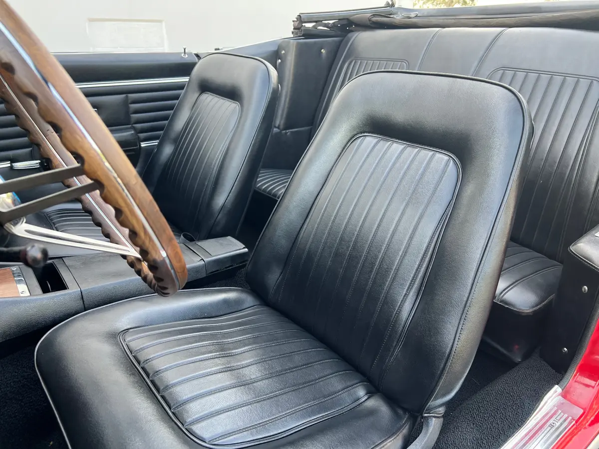 Vehicle photo 36