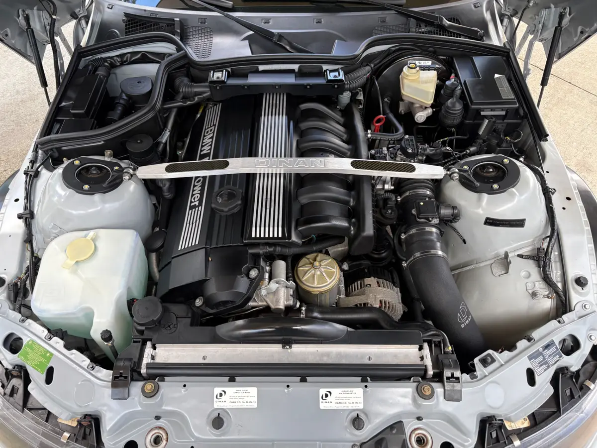 Vehicle photo 27