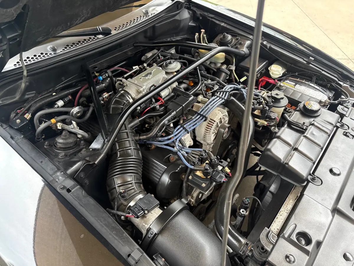 Vehicle photo 33