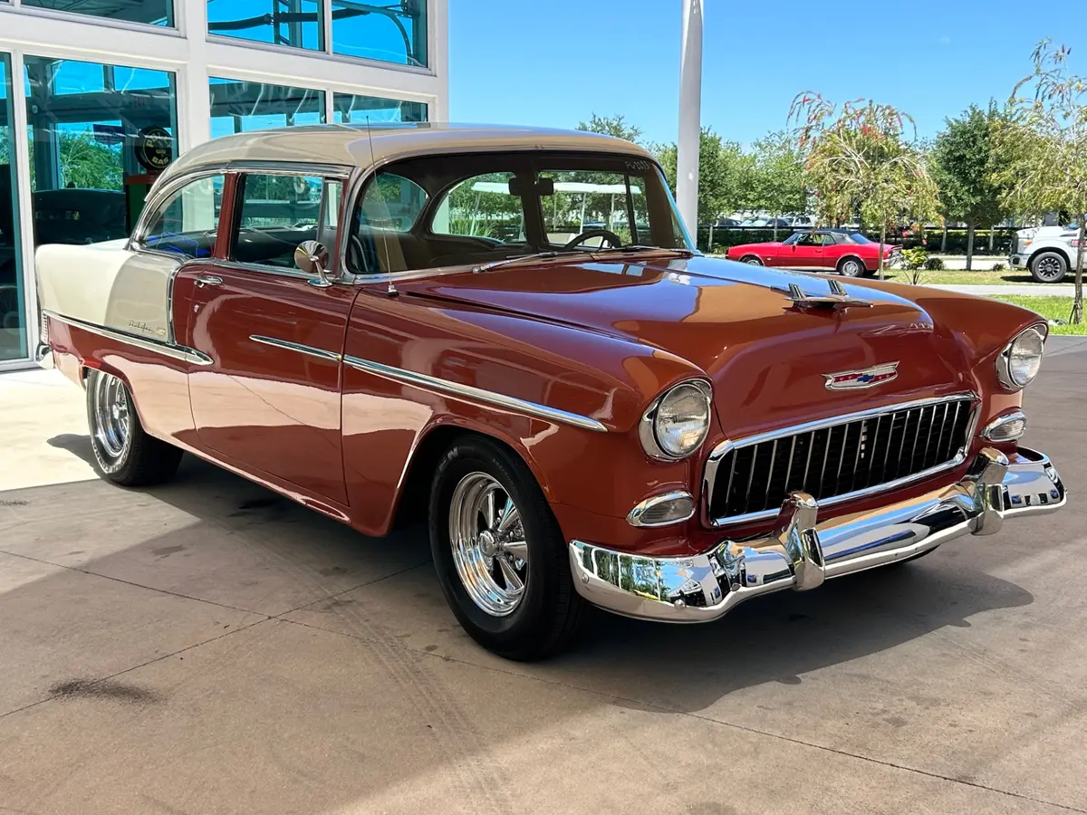 Vehicle photo 3