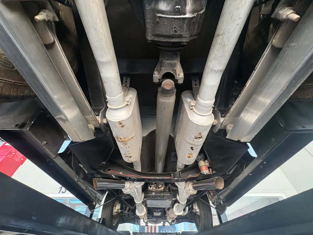 Vehicle photo 45