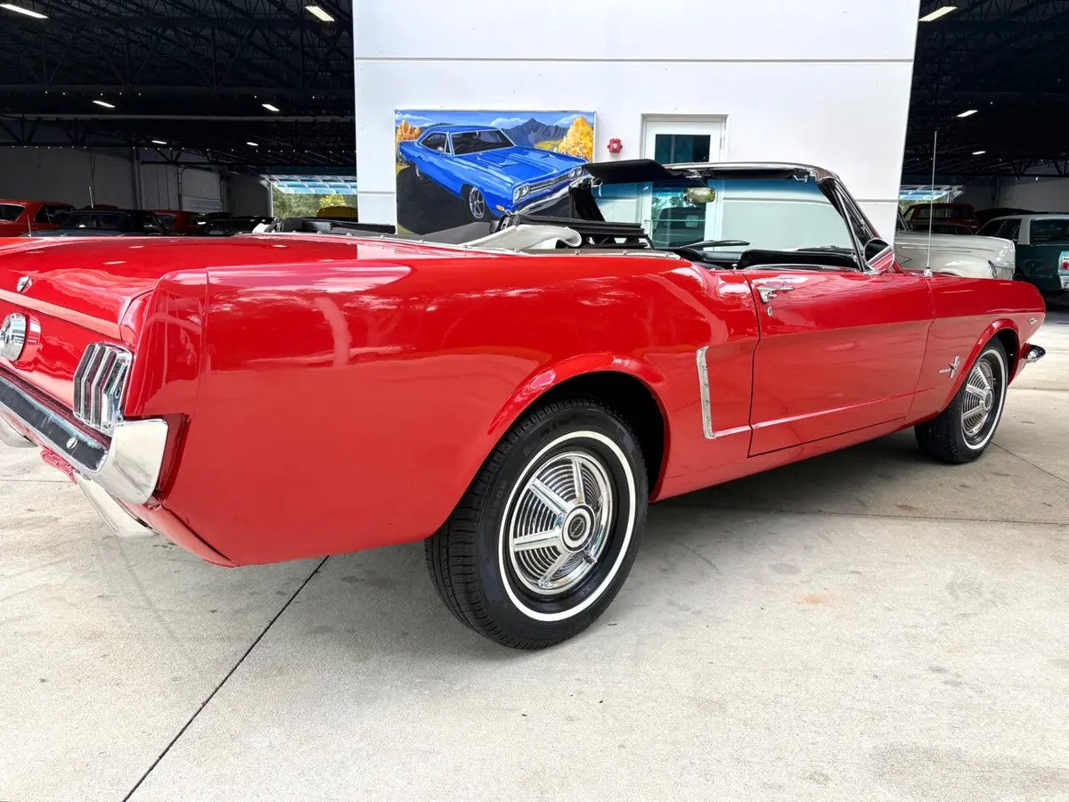 Vehicle photo 17