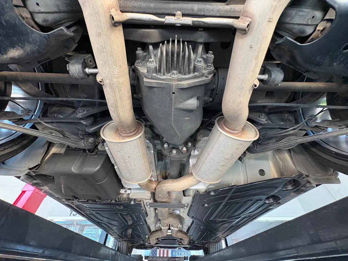 Vehicle photo 49