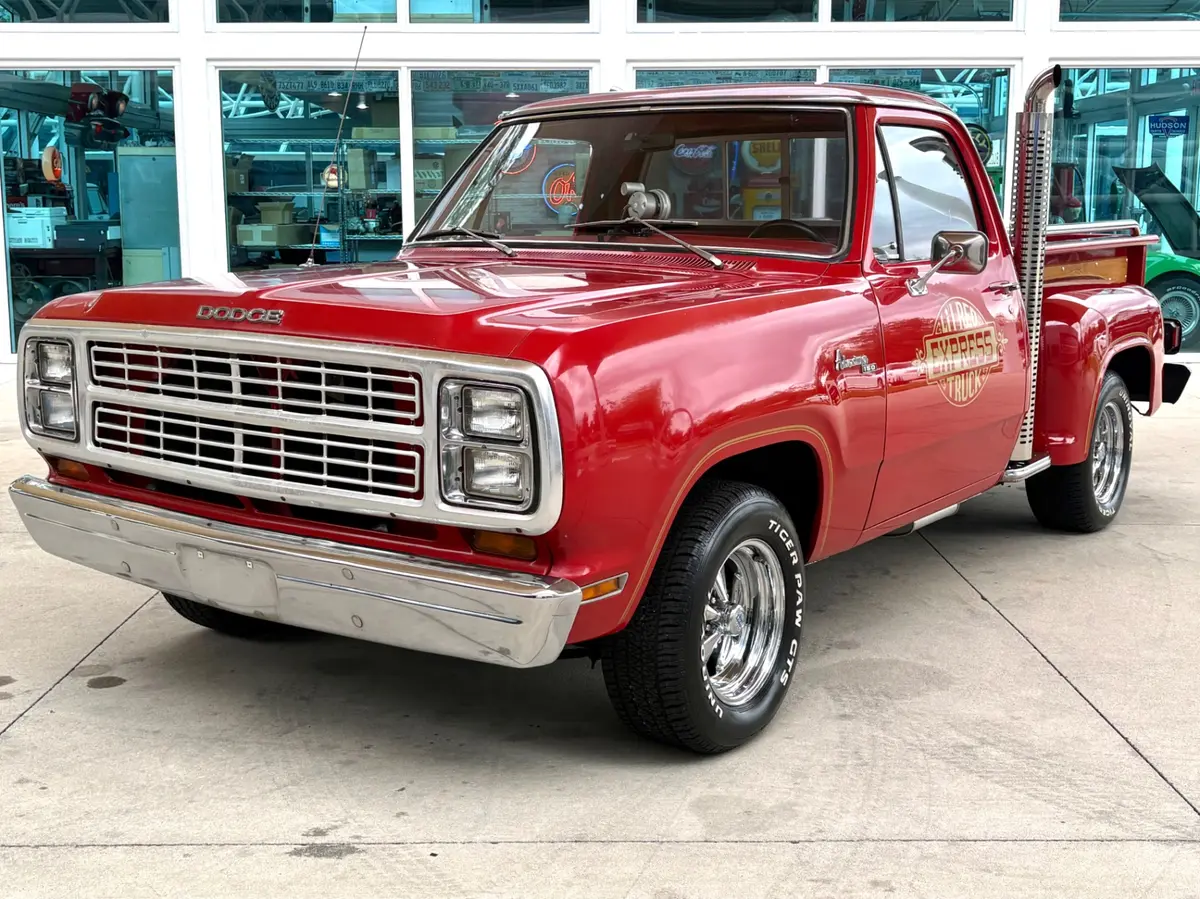 Vehicle photo 1