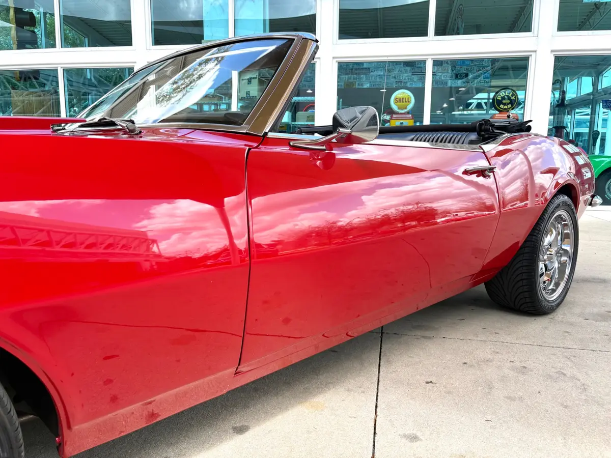 Vehicle photo 13