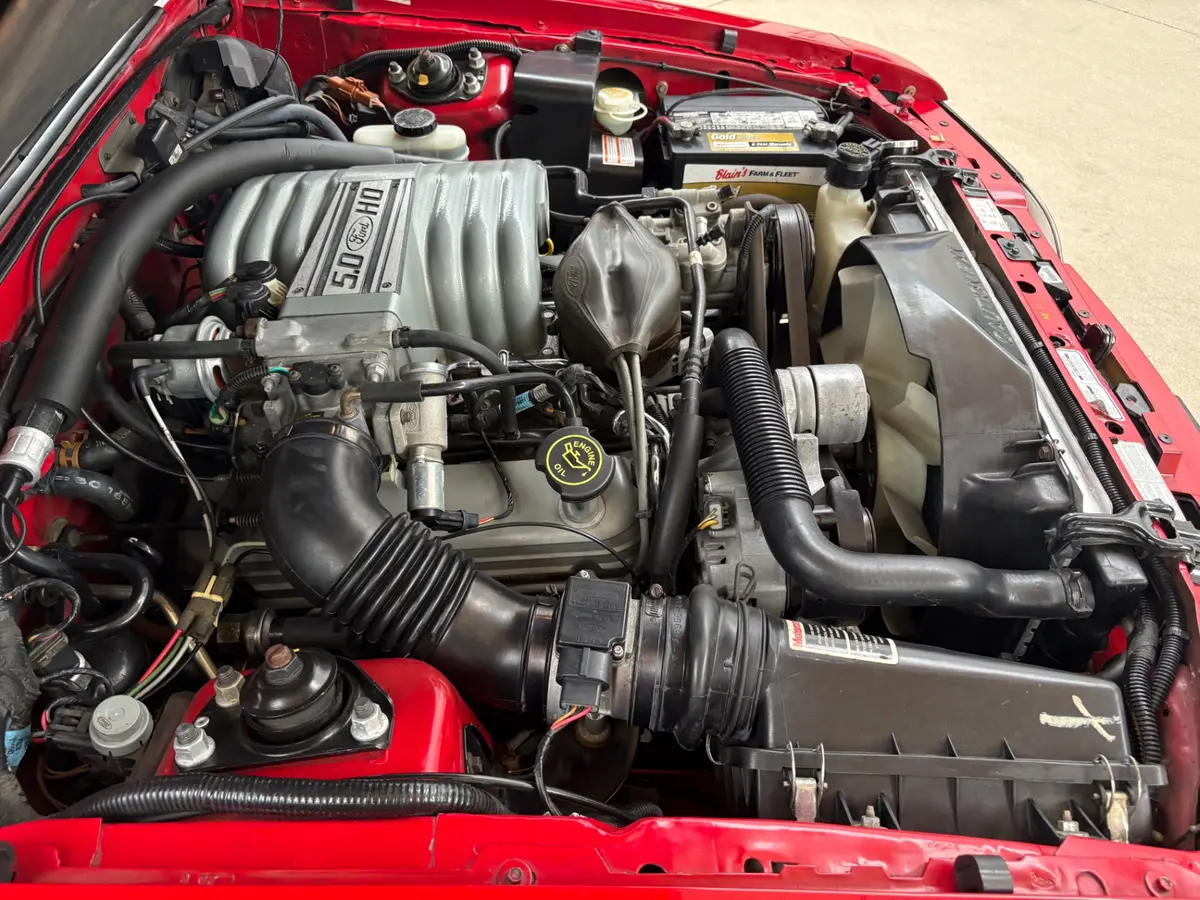 Vehicle photo 32