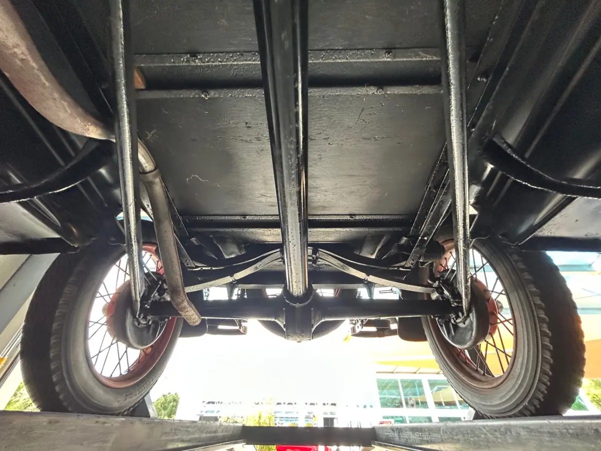 Vehicle photo 50