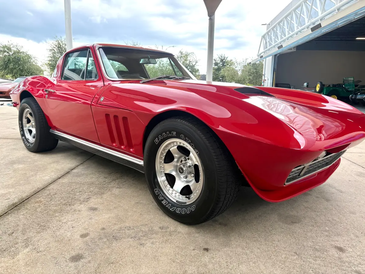 Vehicle photo 19