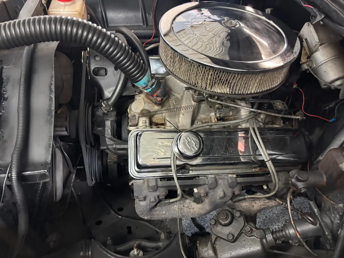 Vehicle photo 18