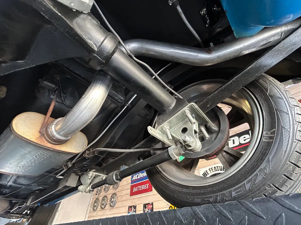 Vehicle photo 31