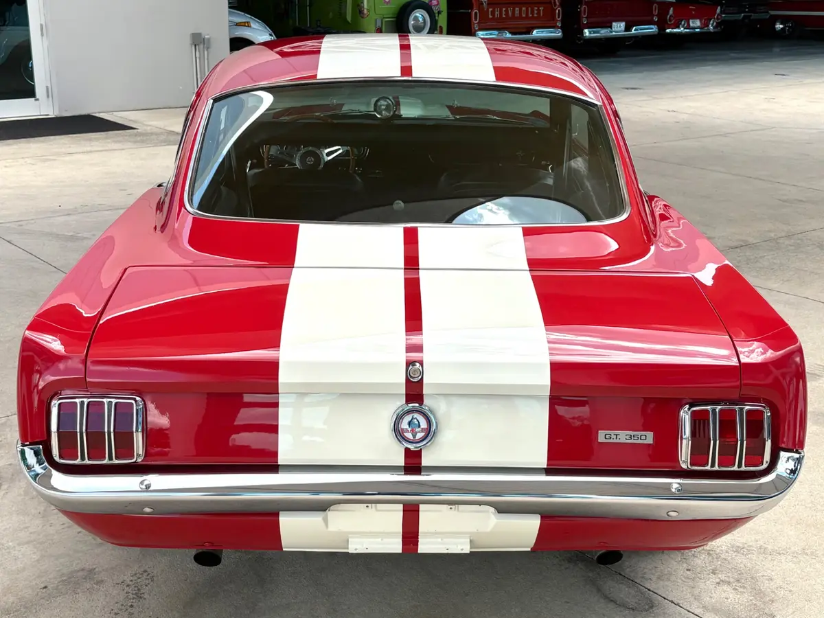 Vehicle photo 8