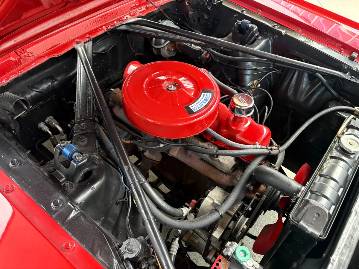 Vehicle photo 33