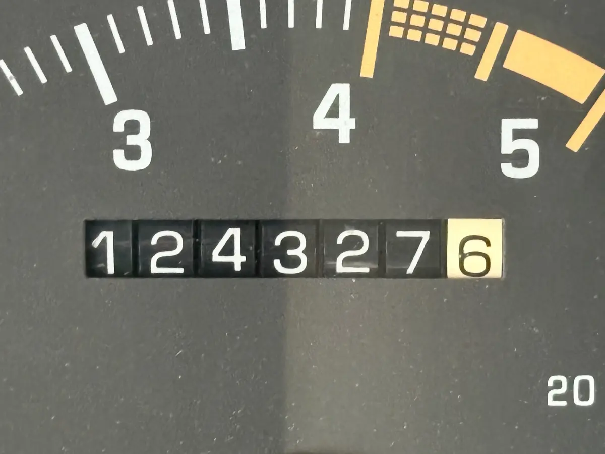 Vehicle photo 22