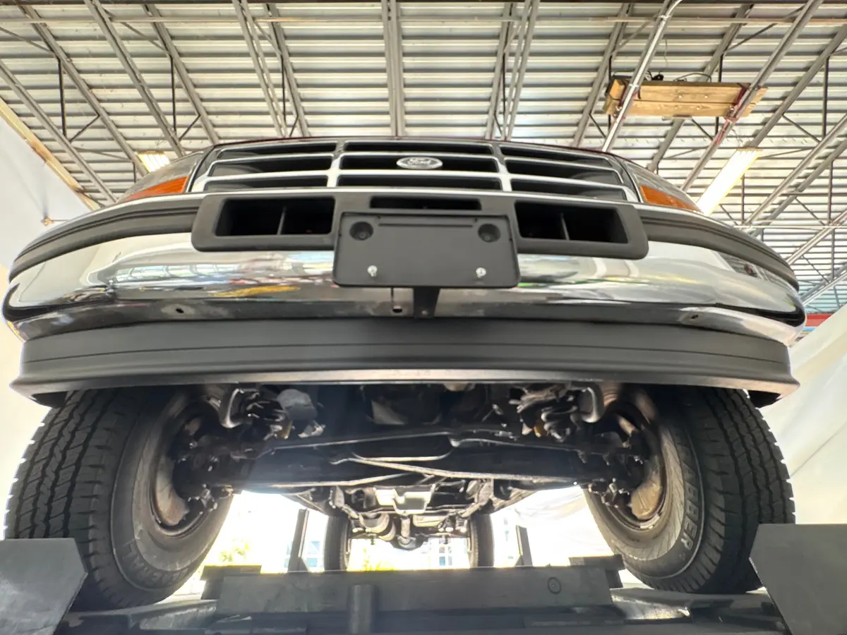 Vehicle photo 52
