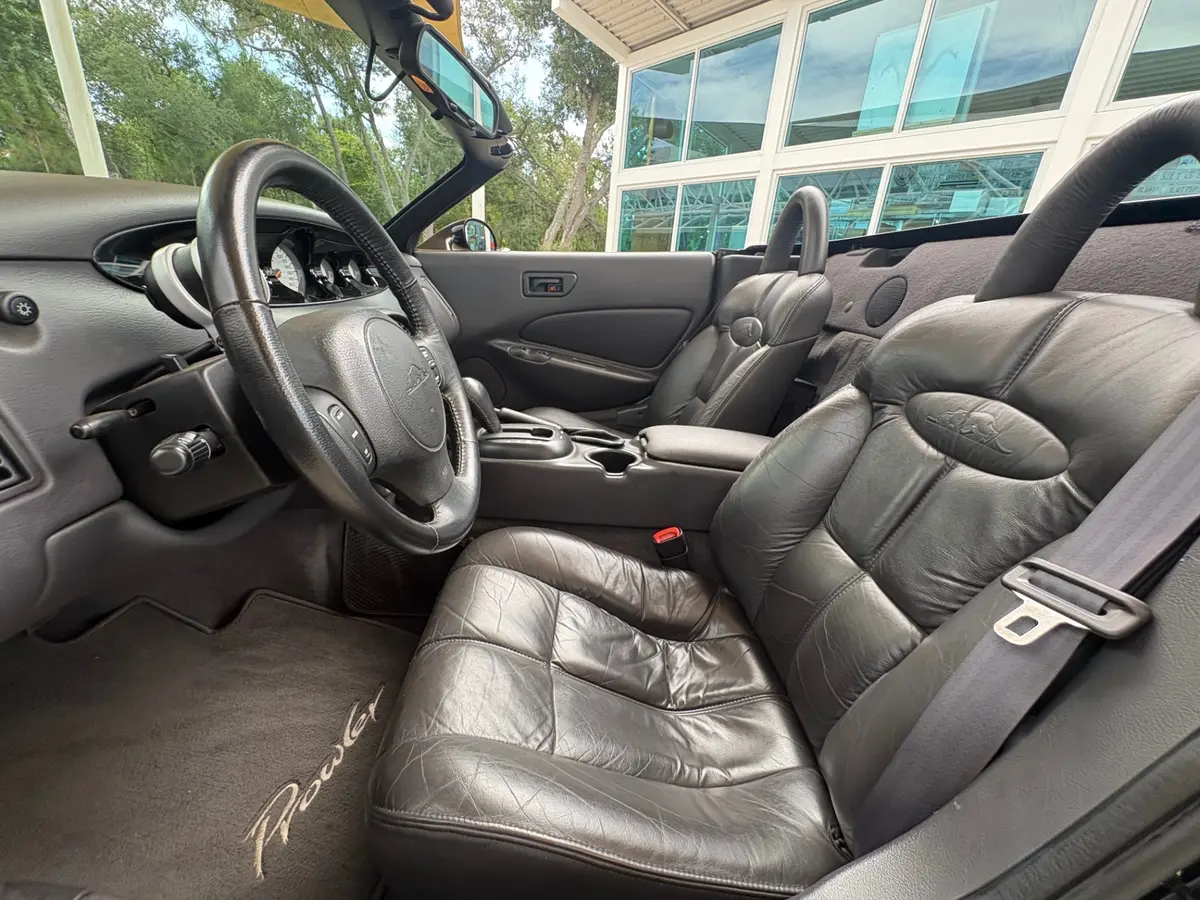 Vehicle photo 47