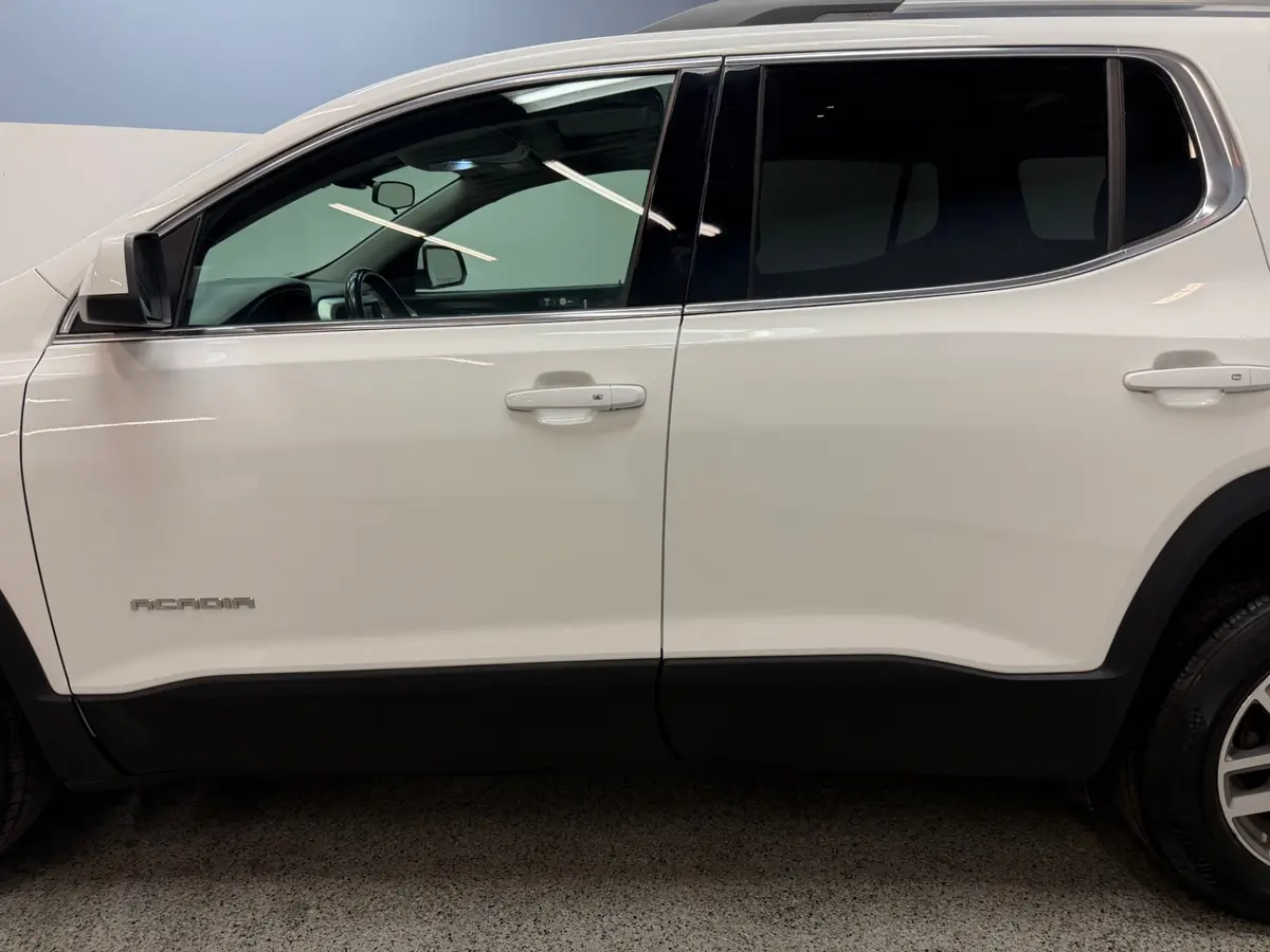 Vehicle photo 18