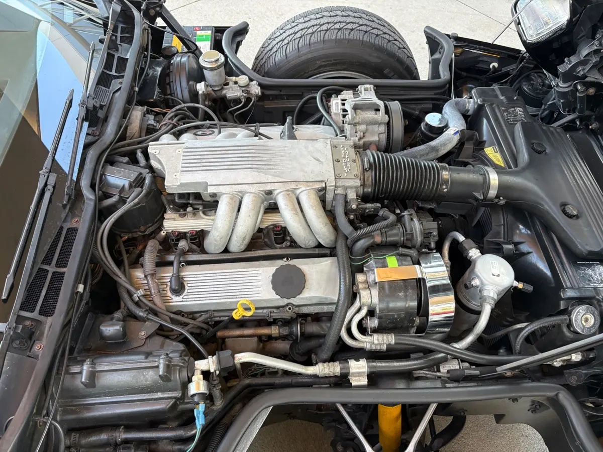 Vehicle photo 28