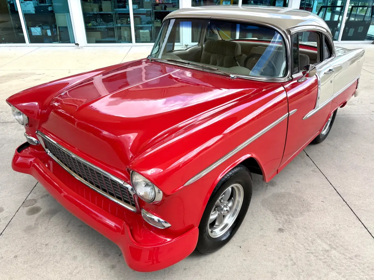 Vehicle photo 18