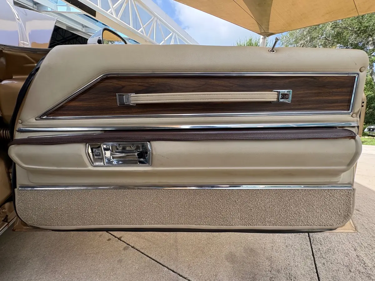 Vehicle photo 38